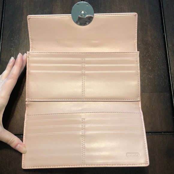 *Authentic* Coach Wallet - Picture 4 of 8